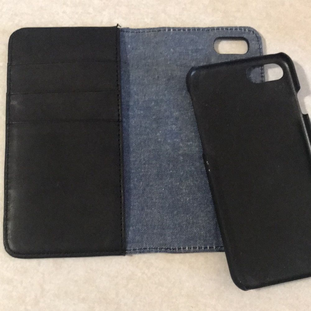 Leather magnetic iPhone 7 carrying case
